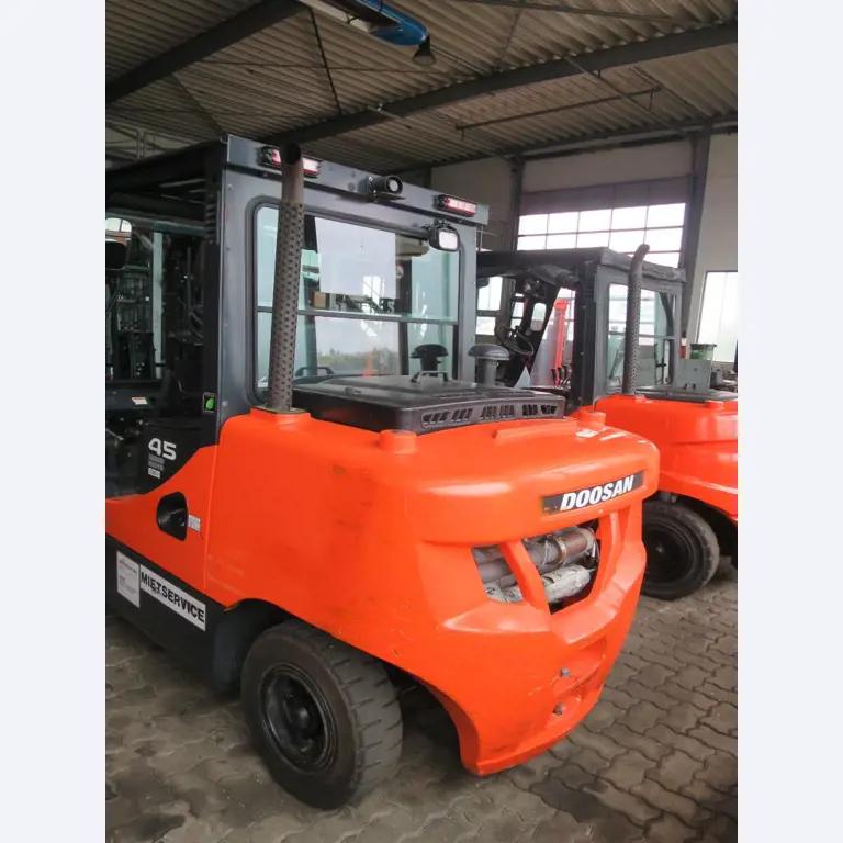 forklift trucks and car pool<br>-4