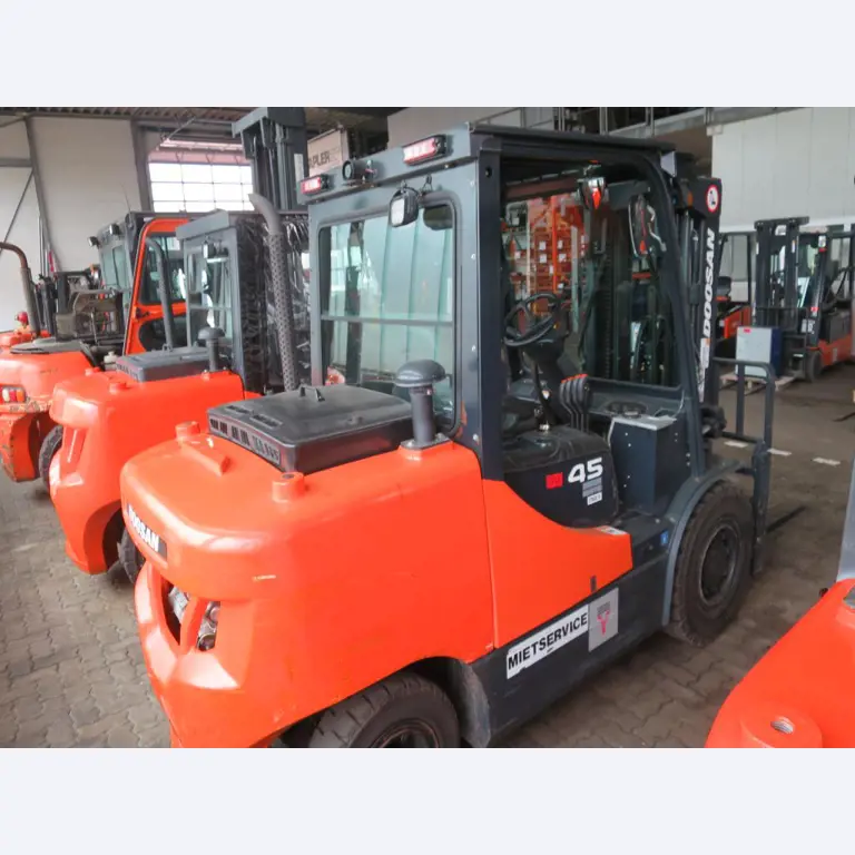 forklift trucks and car pool<br>-5