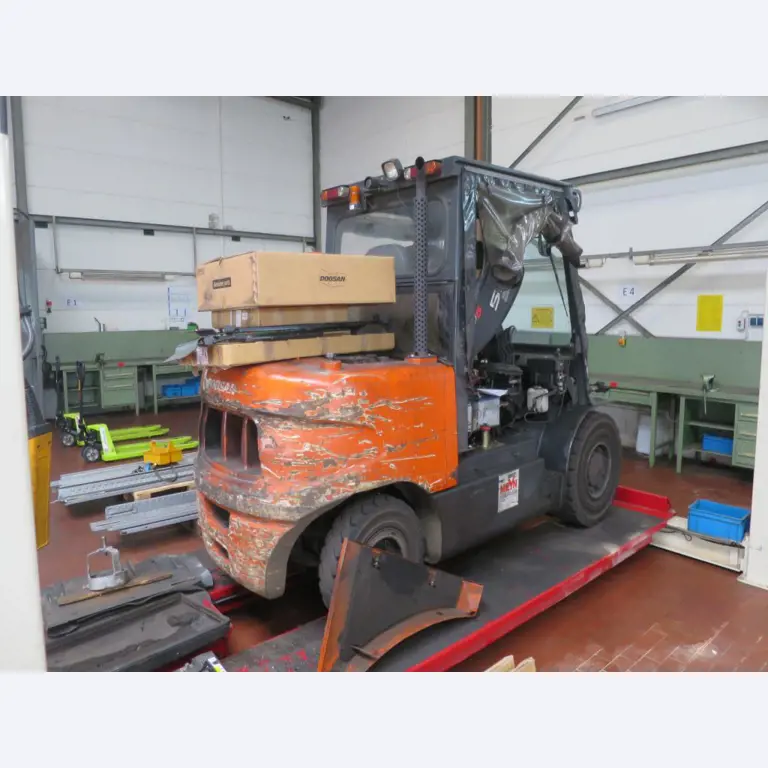 forklift trucks and car pool<br>-4