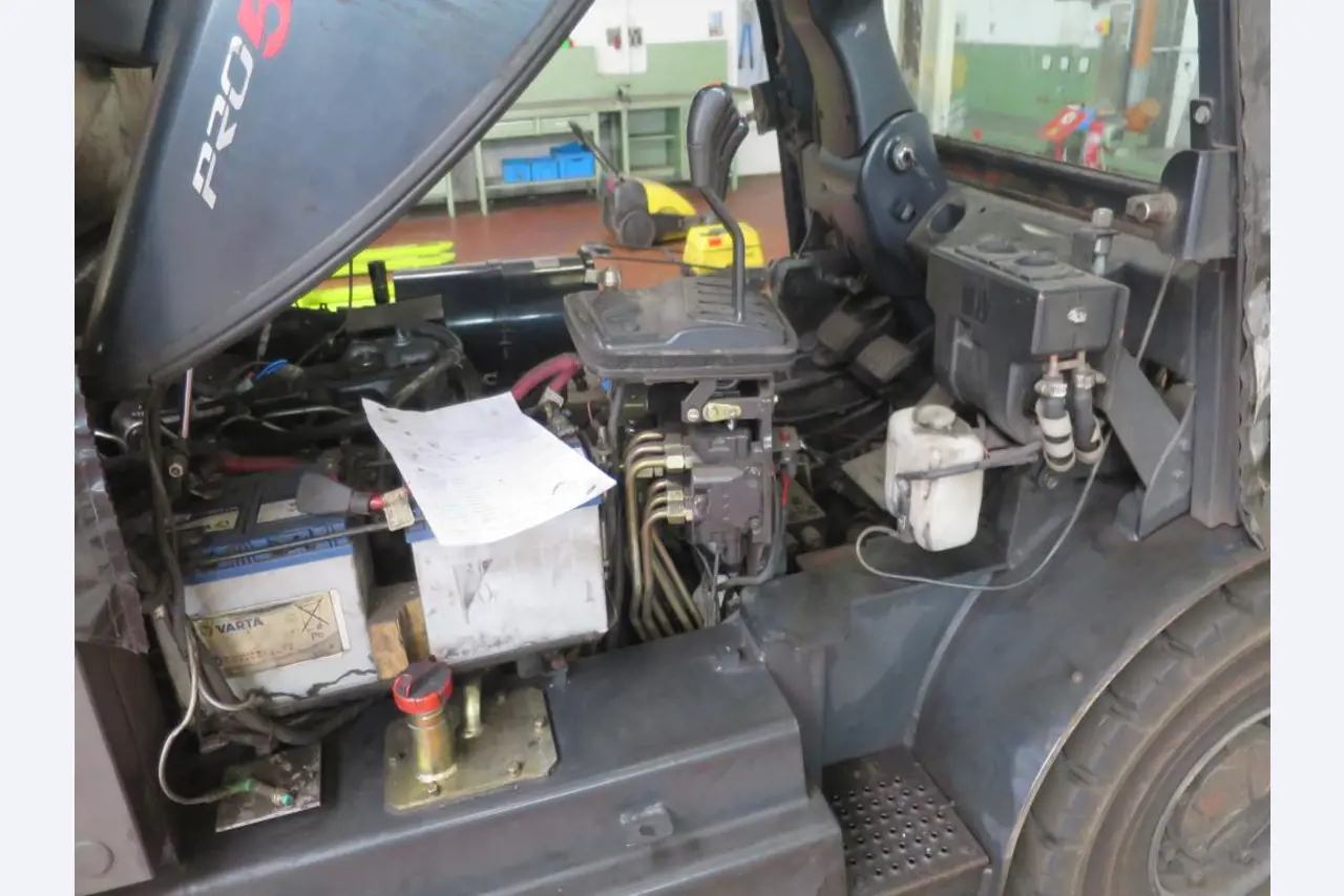 forklift trucks and car pool<br>-5