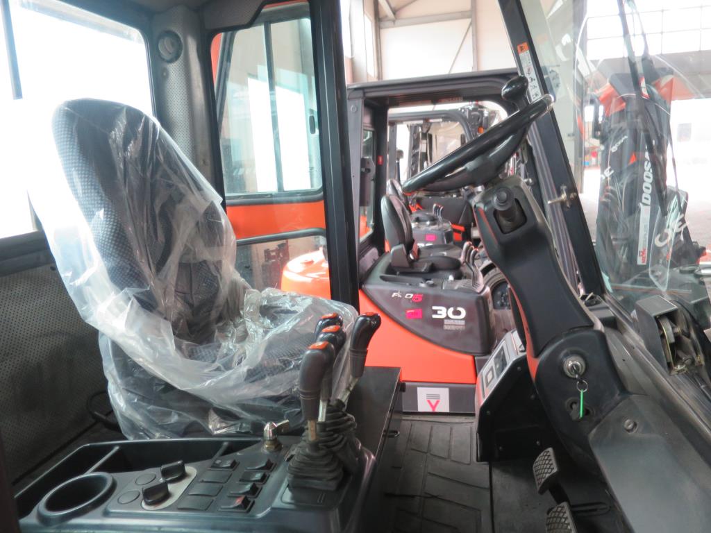 forklift trucks and car pool<br>-4