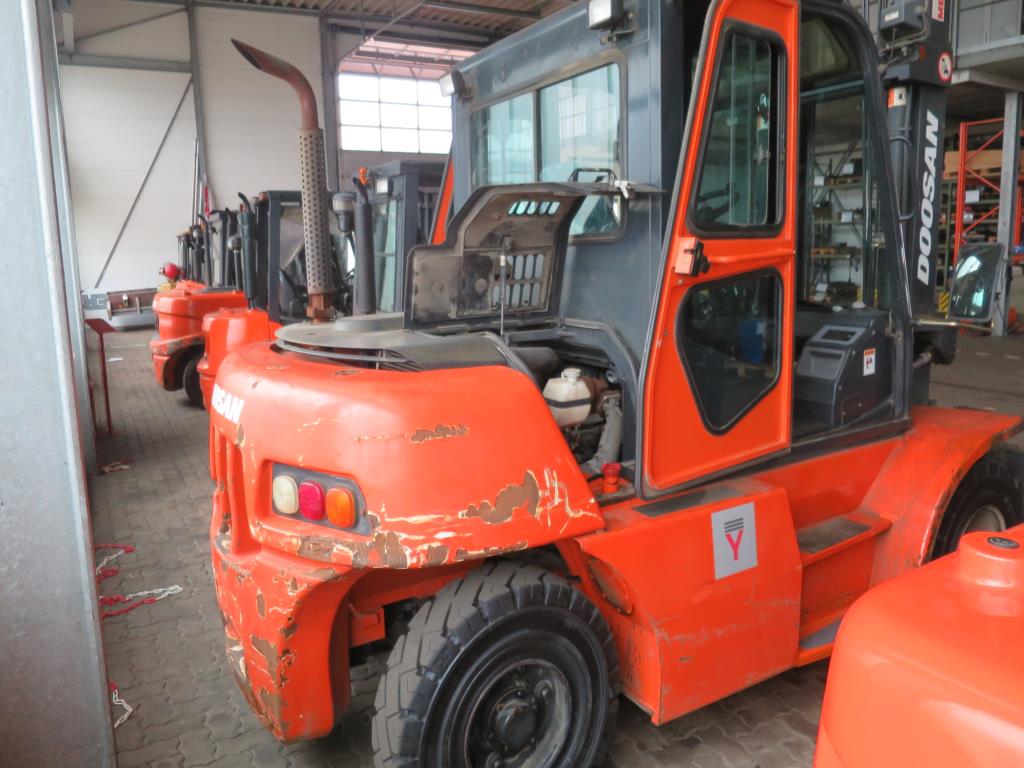 forklift trucks and car pool<br>-5