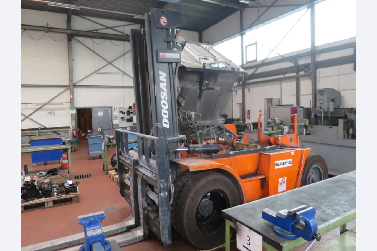 forklift trucks and car pool<br>-2