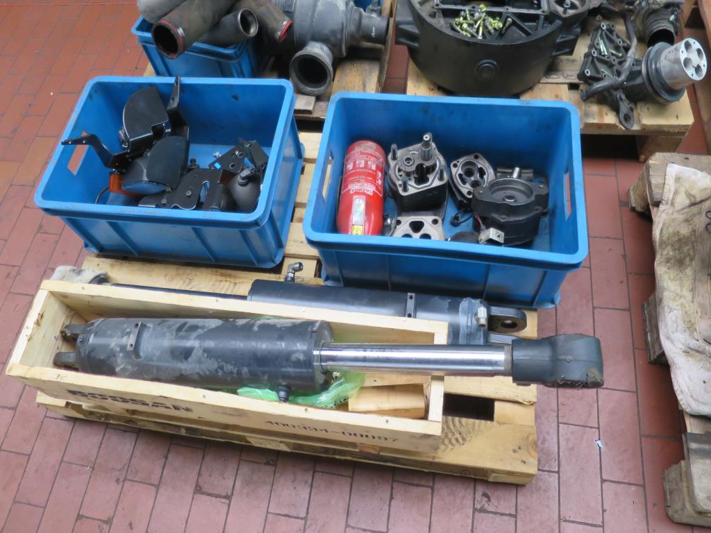 forklift trucks and car pool<br>-8