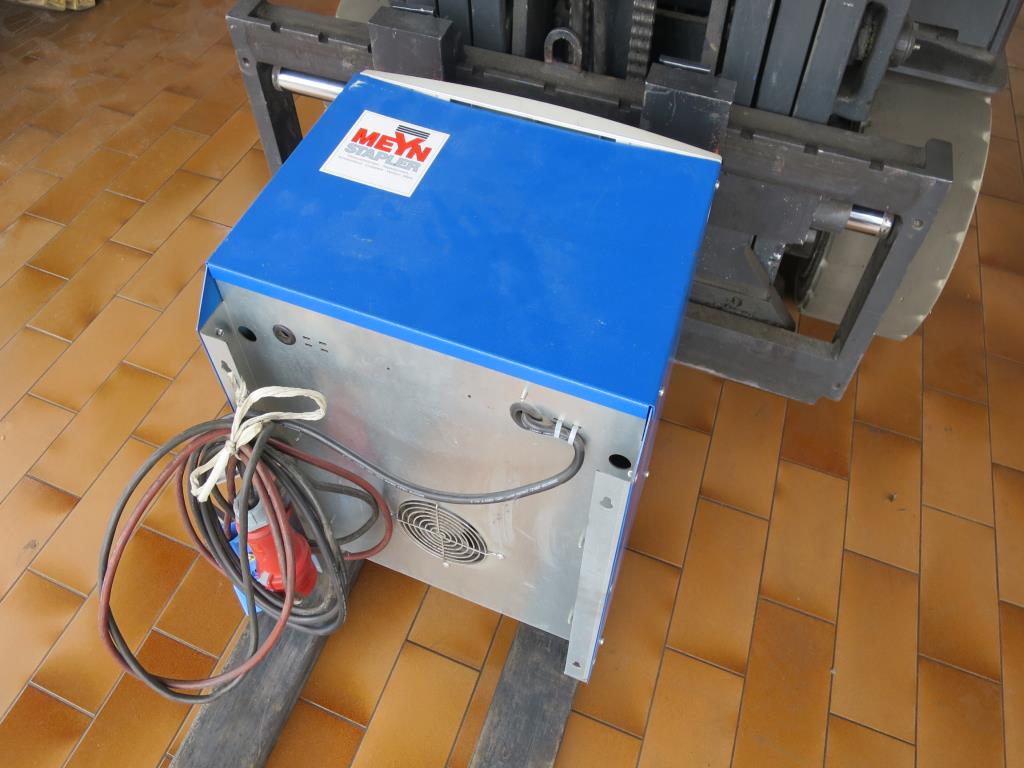 forklift trucks and car pool<br>-2