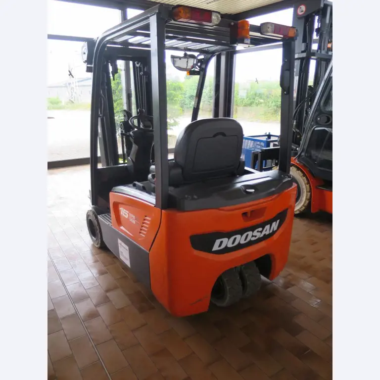 forklift trucks and car pool<br>-4