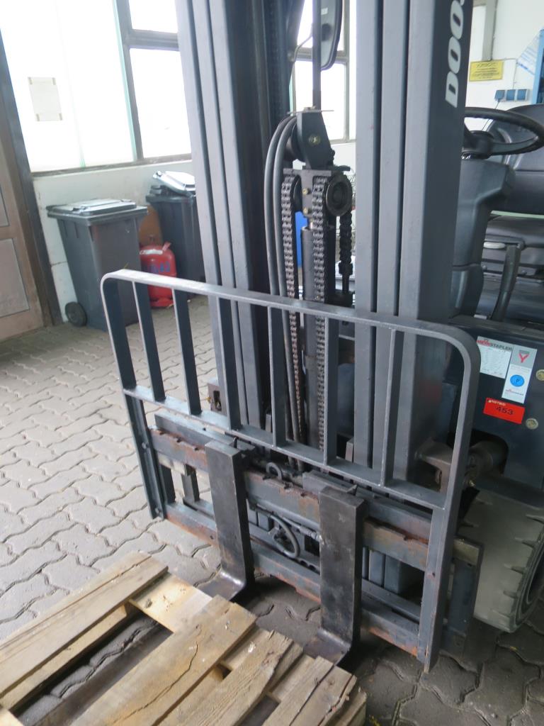 forklift trucks and car pool<br>-4