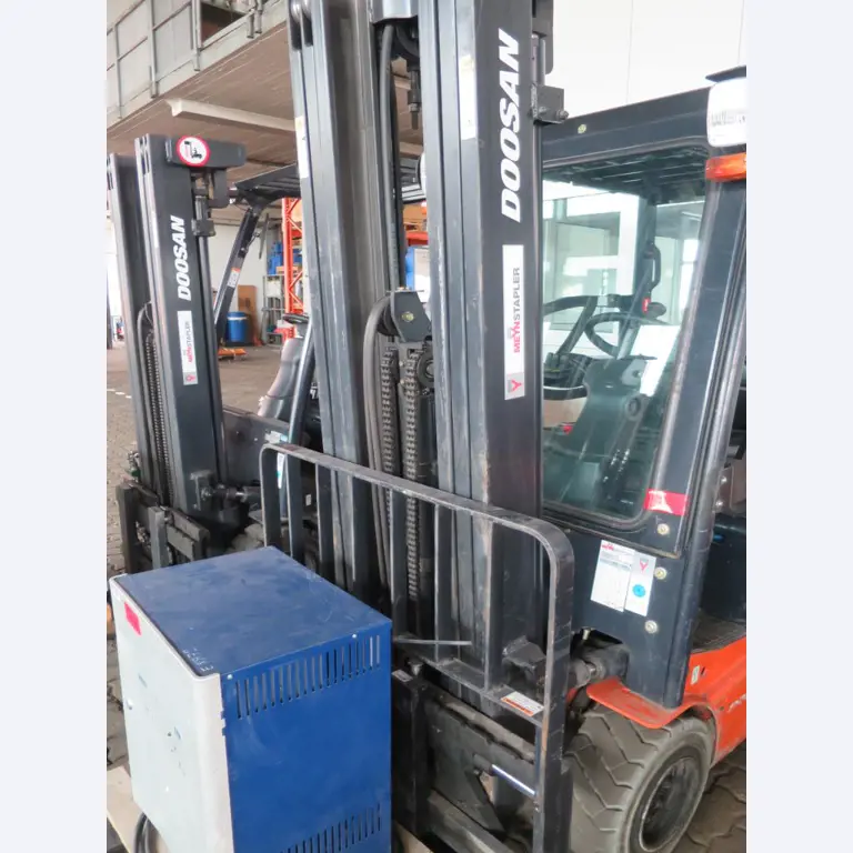 forklift trucks and car pool<br>-2