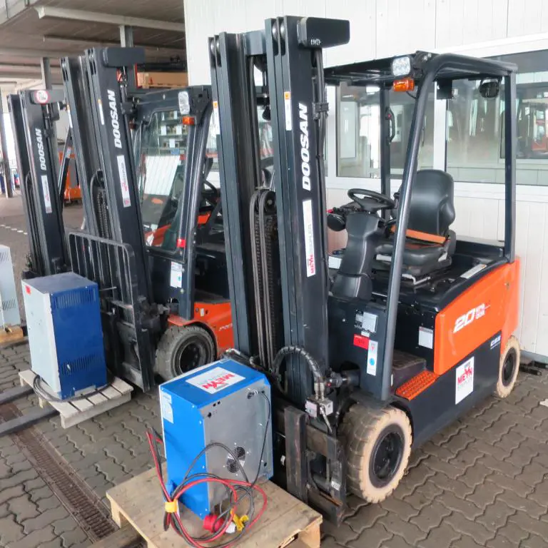 Elektryczny wózek widłowy (E9427) Doosan B20X-7