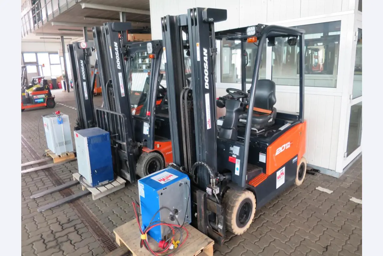 forklift trucks and car pool<br>-1