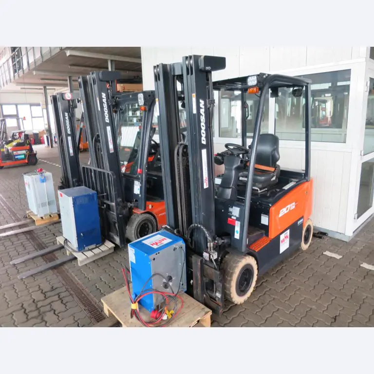 forklift trucks and car pool<br>-1
