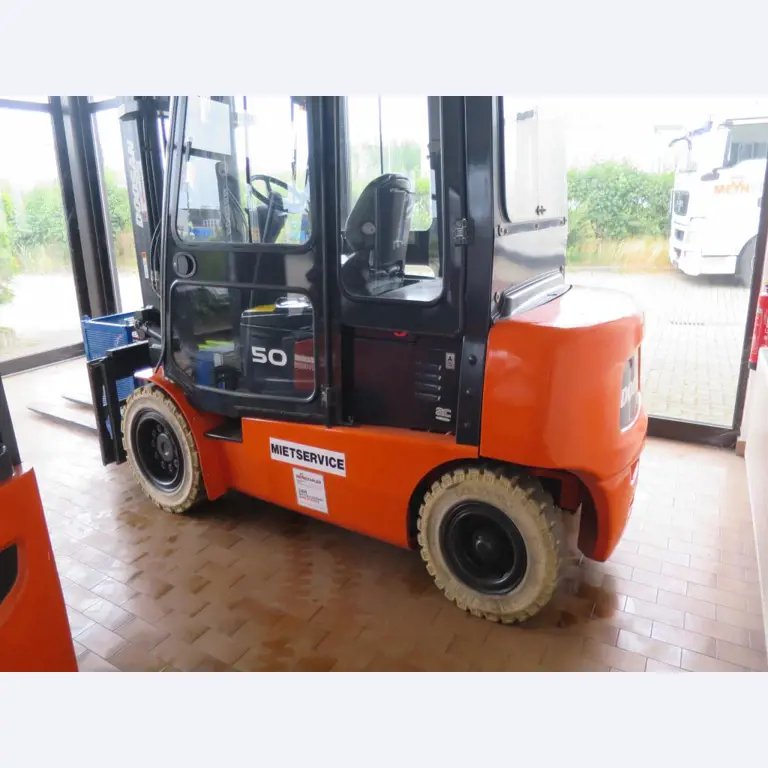 forklift trucks and car pool<br>-4