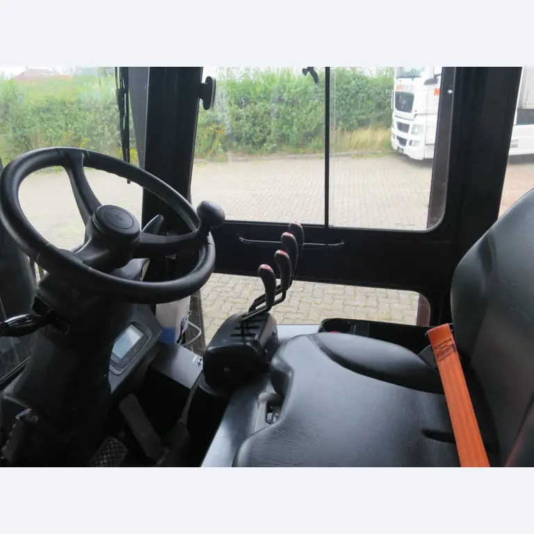 forklift trucks and car pool<br>-5