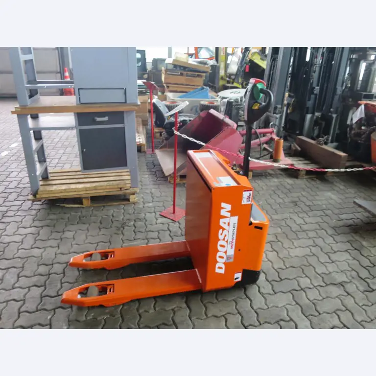 forklift trucks and car pool<br>-1