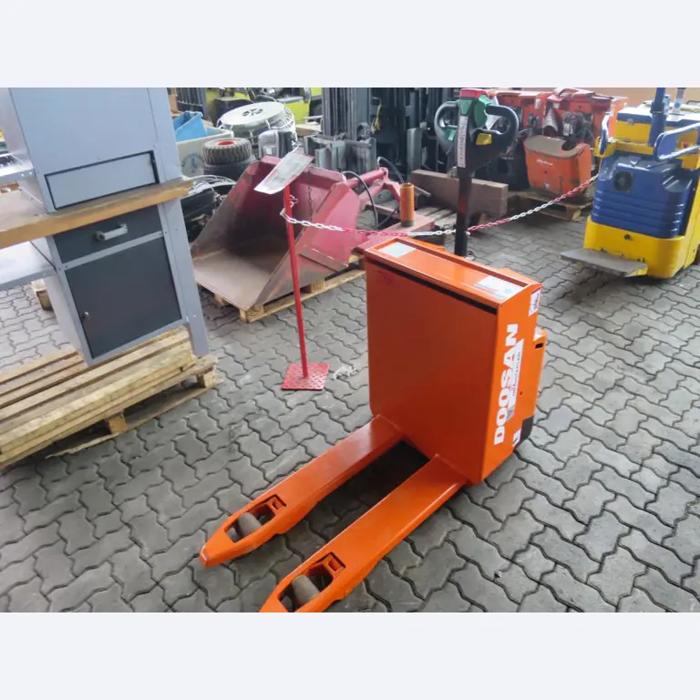 forklift trucks and car pool<br>-2