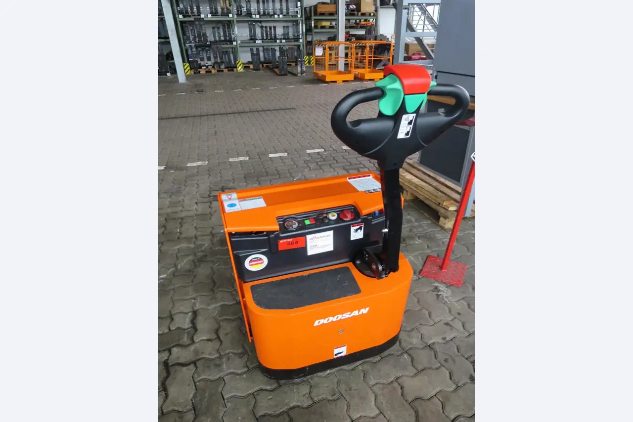 forklift trucks and car pool<br>-3