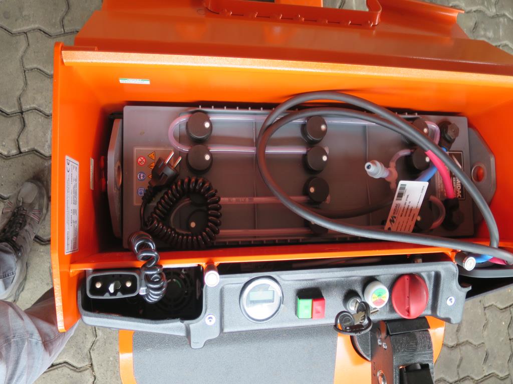 forklift trucks and car pool<br>-4