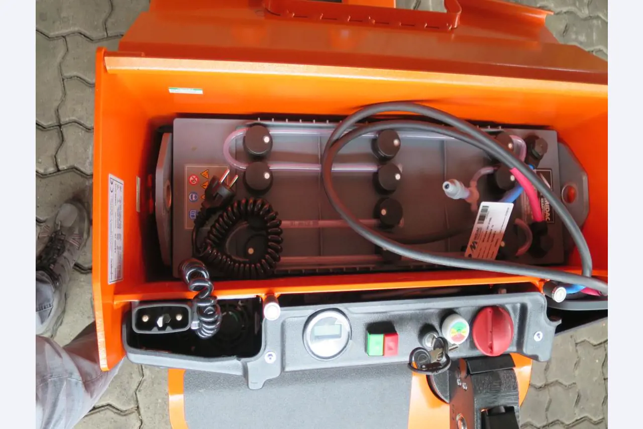 forklift trucks and car pool<br>-4