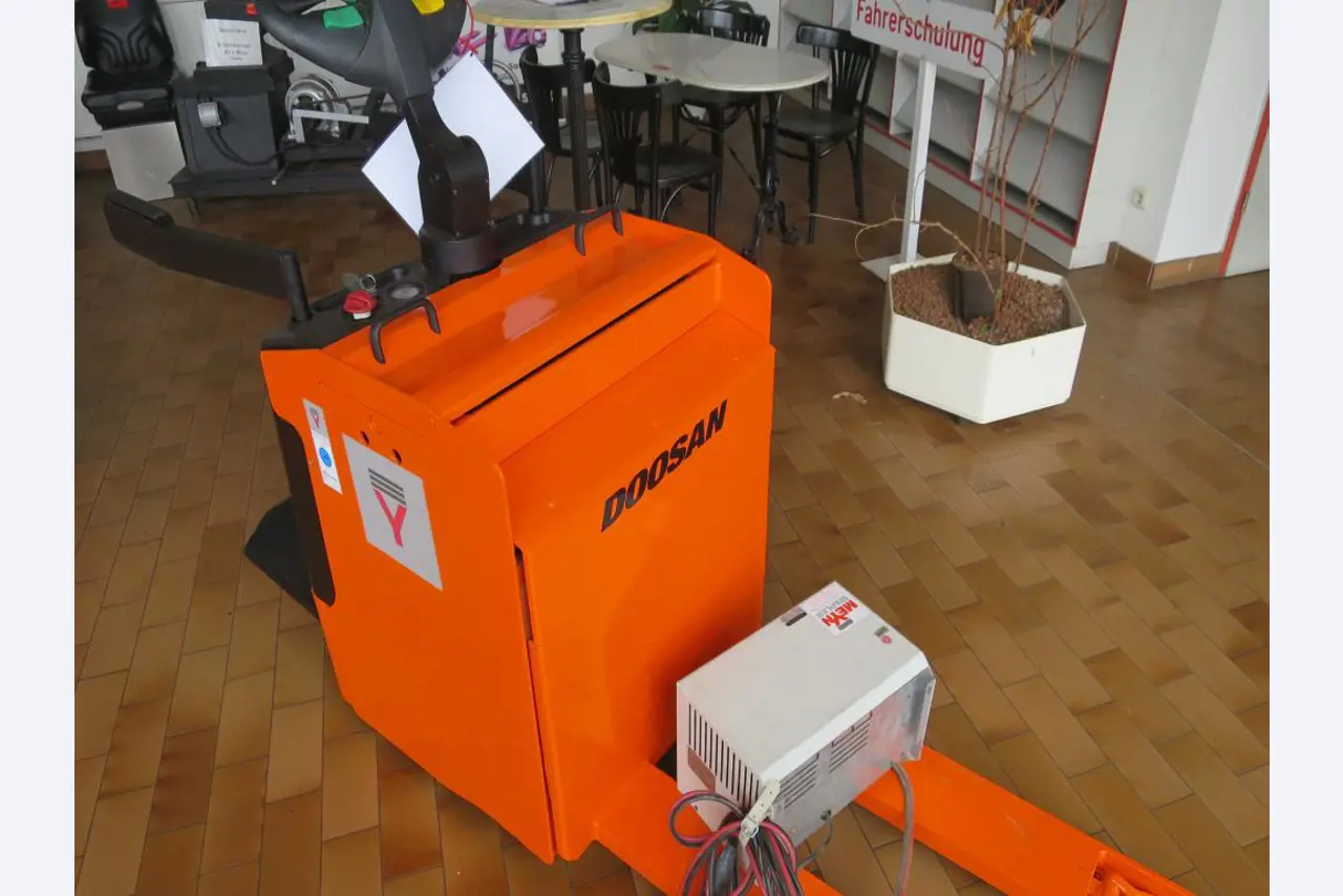 forklift trucks and car pool<br>-3