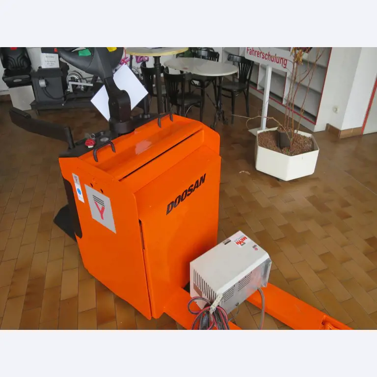 forklift trucks and car pool<br>-3