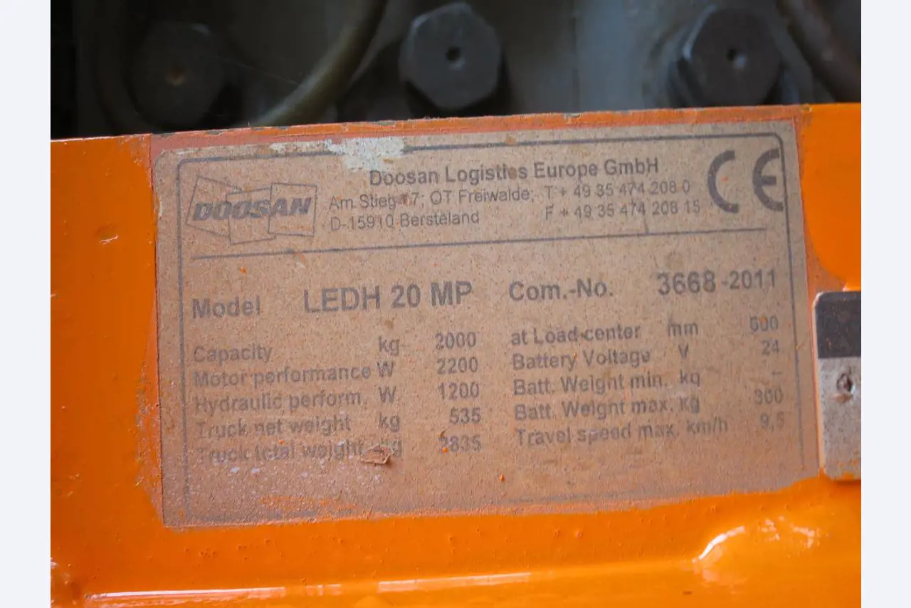 forklift trucks and car pool<br>-4