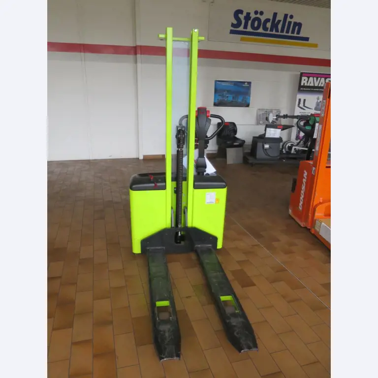 forklift trucks and car pool<br>-1