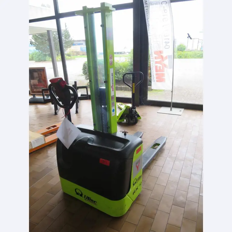 forklift trucks and car pool<br>-2