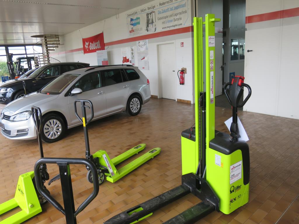 forklift trucks and car pool<br>-4