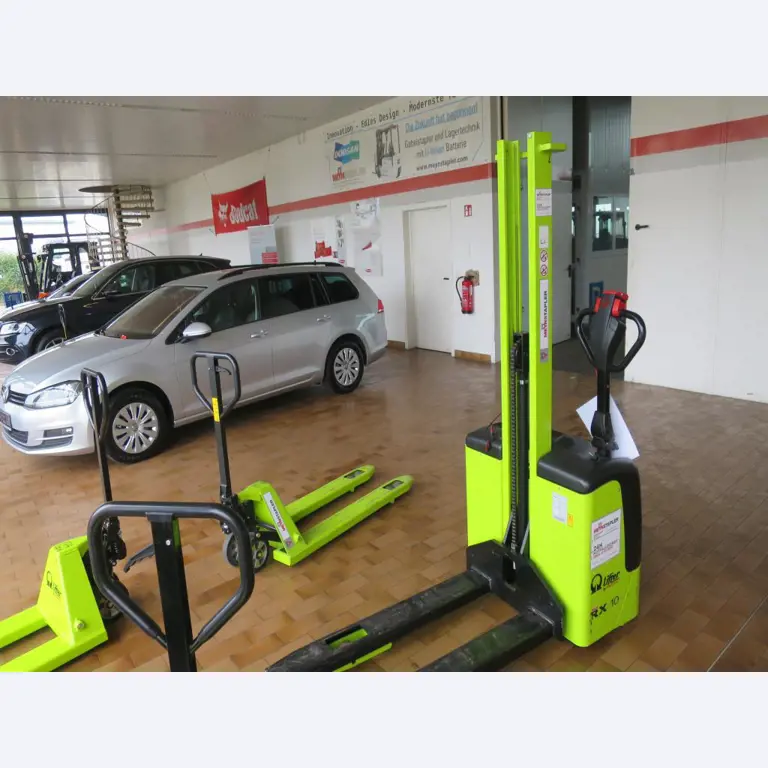 forklift trucks and car pool<br>-4