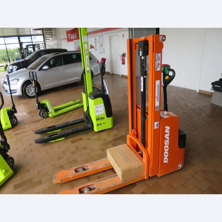 forklift trucks and car pool<br>-3