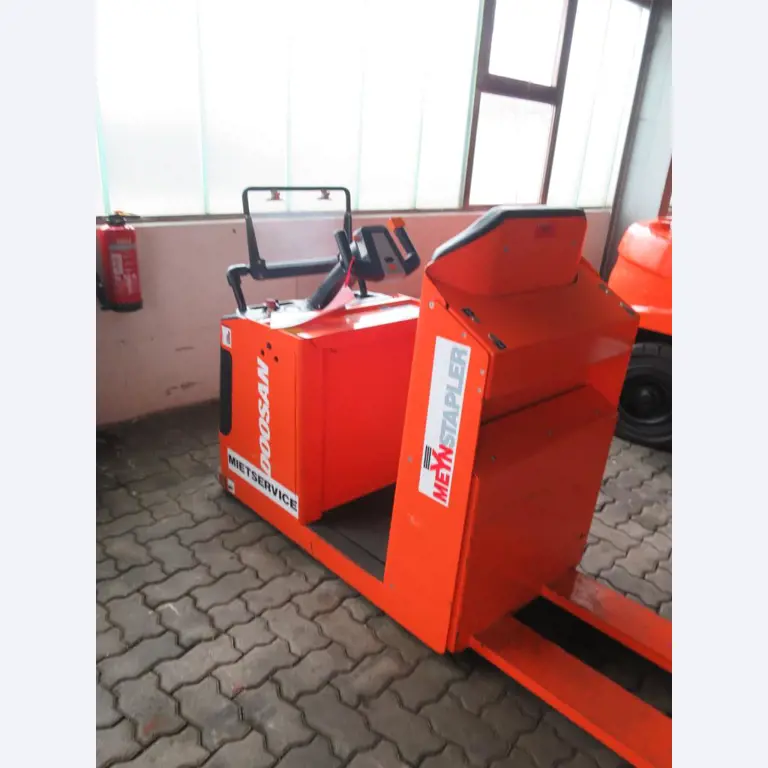 forklift trucks and car pool<br>-2