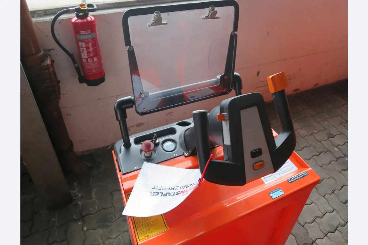 forklift trucks and car pool<br>-3