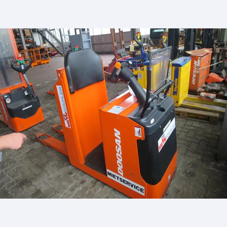 forklift trucks and car pool<br>-4