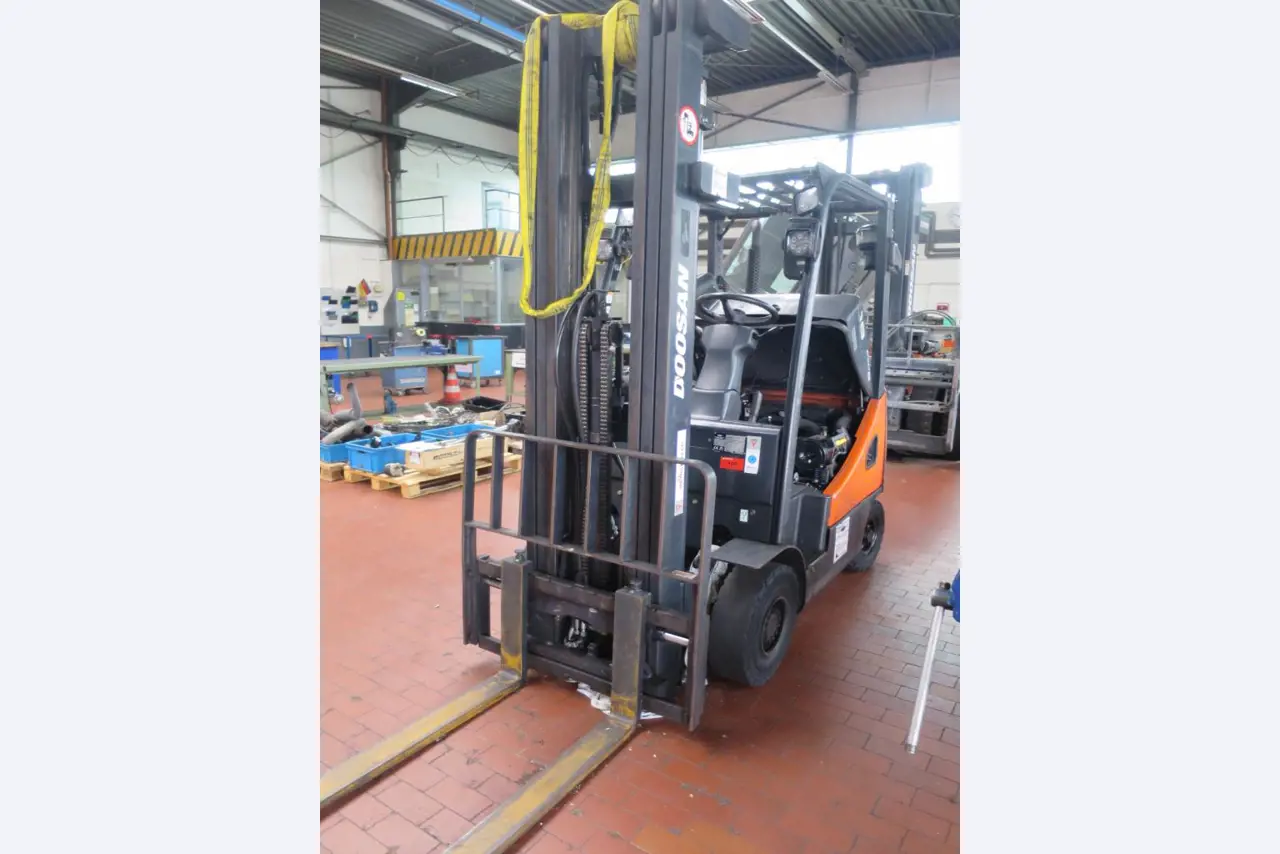 forklift trucks and car pool<br>-2
