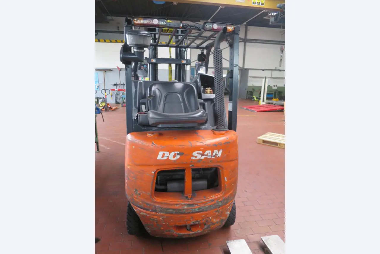 forklift trucks and car pool<br>-3
