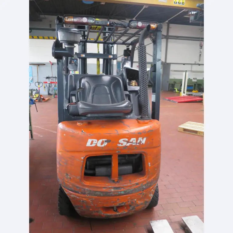 forklift trucks and car pool<br>-3