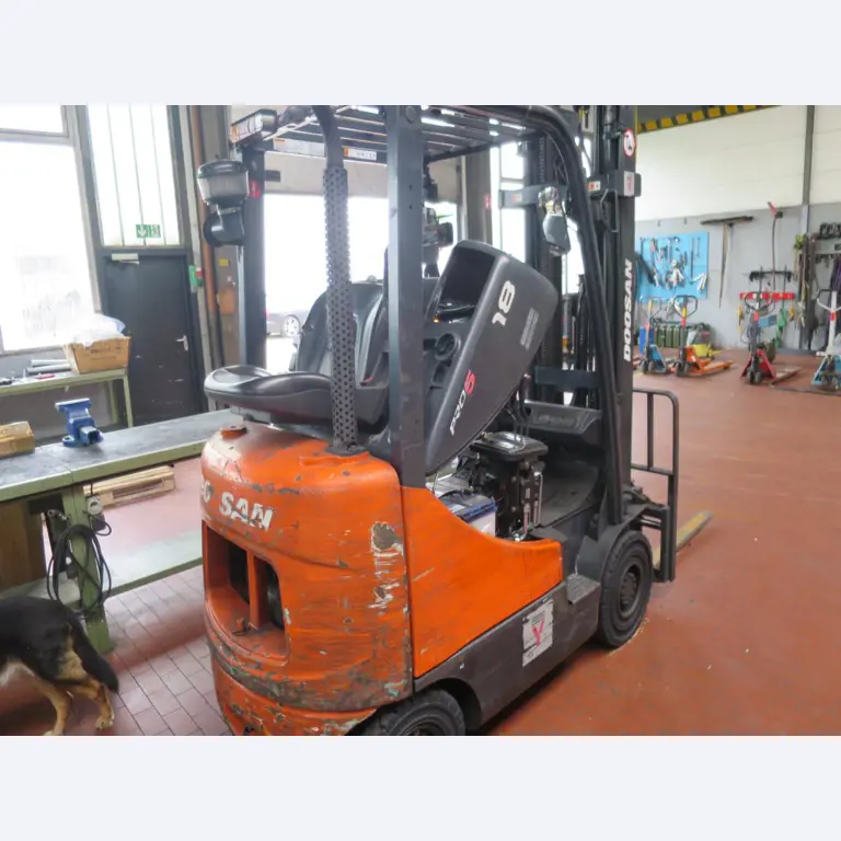 forklift trucks and car pool<br>-4