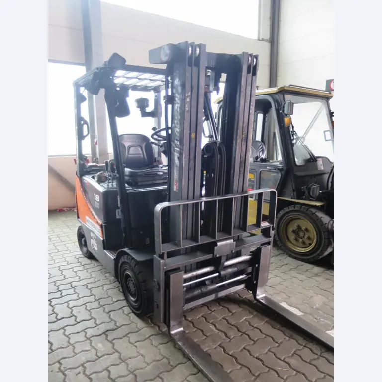 forklift trucks and car pool<br>-1