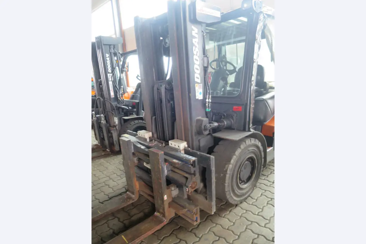 forklift trucks and car pool<br>-2