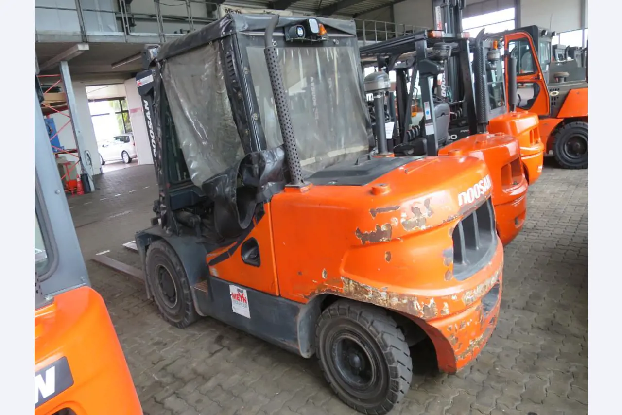forklift trucks and car pool<br>-4