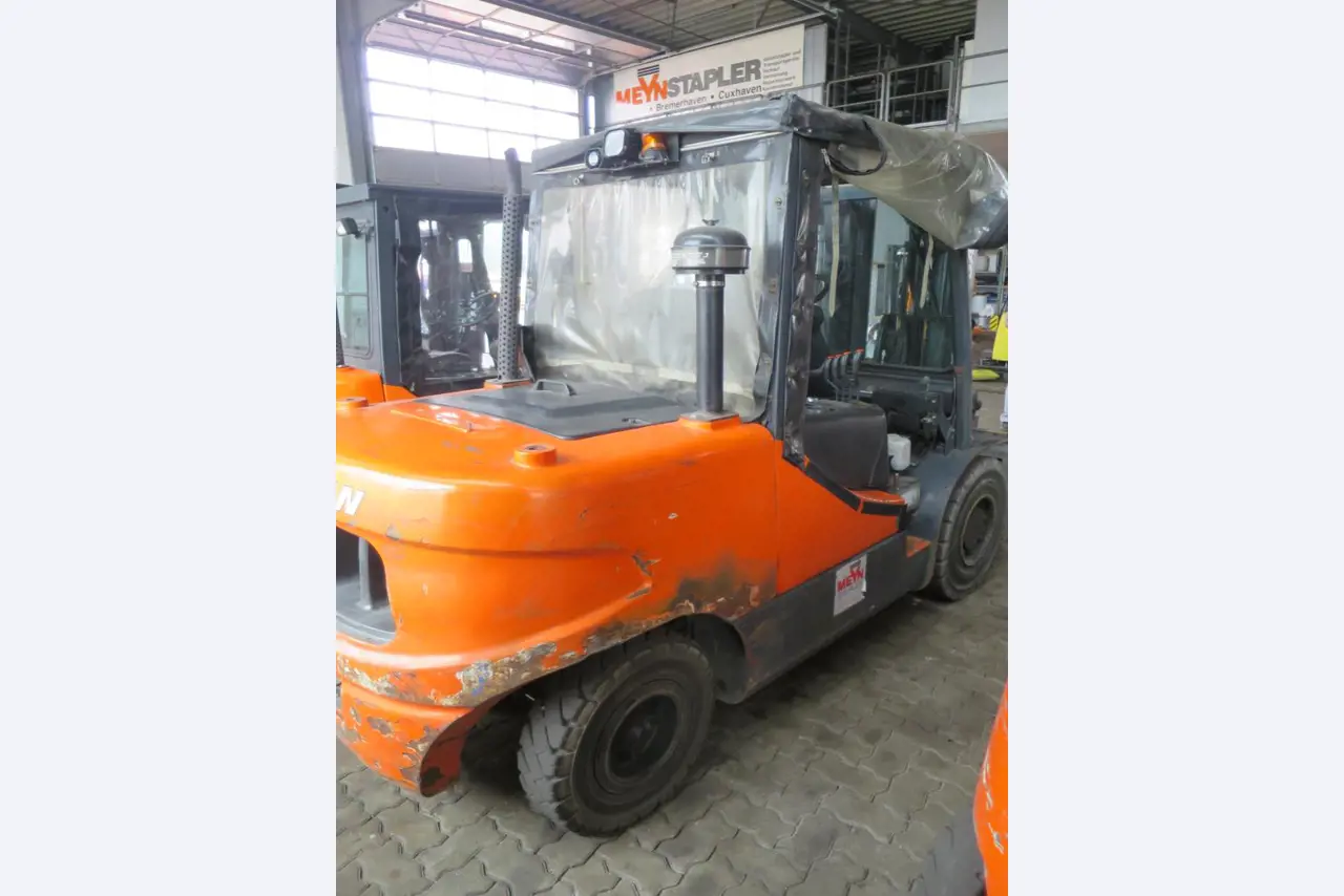 forklift trucks and car pool<br>-5