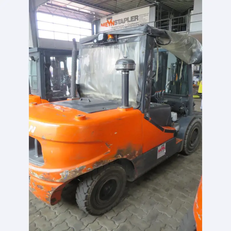 forklift trucks and car pool<br>-5