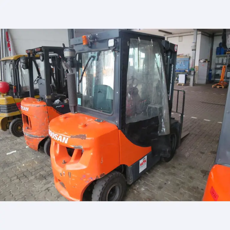 forklift trucks and car pool<br>-3