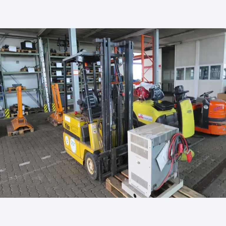 forklift trucks and car pool<br>-2