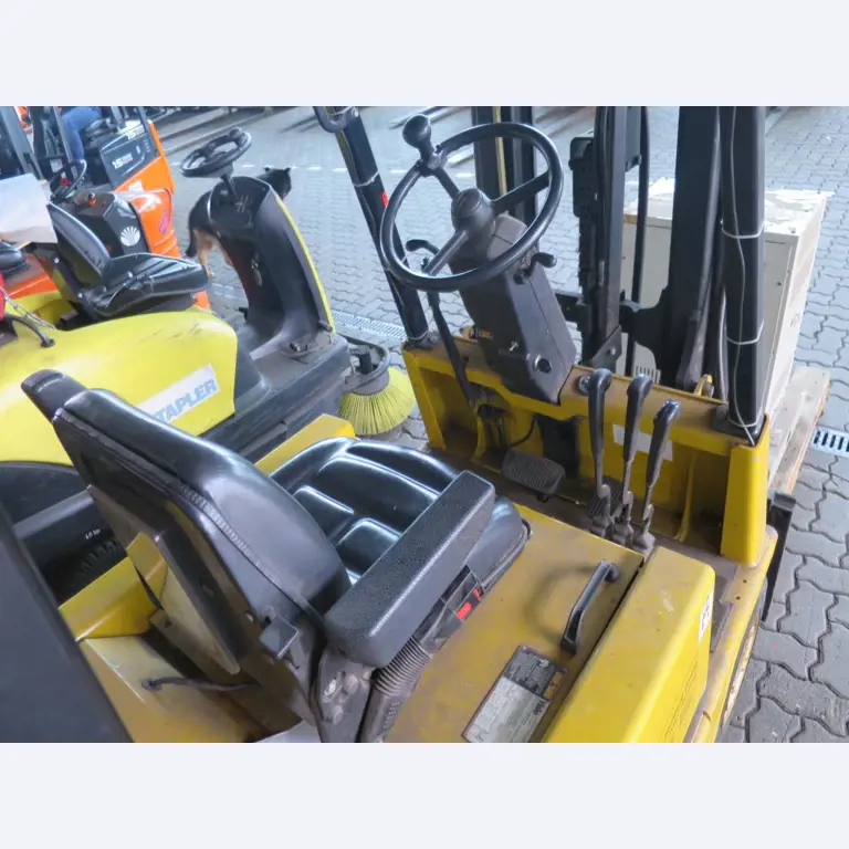 forklift trucks and car pool<br>-3
