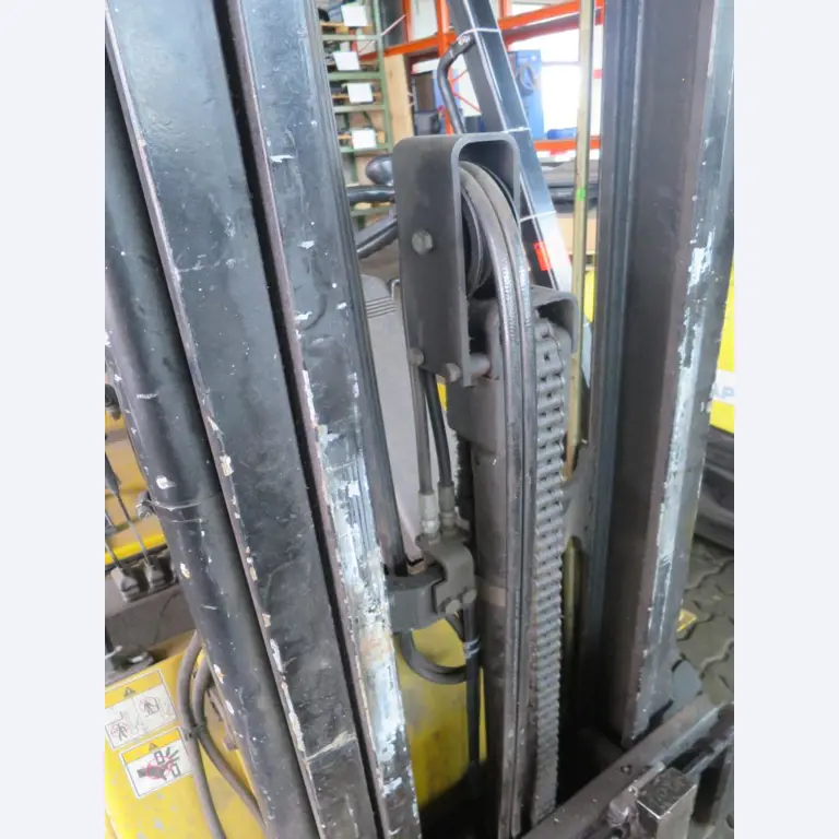 forklift trucks and car pool<br>-5