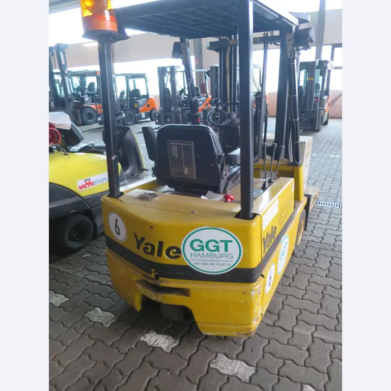 forklift trucks and car pool<br>-6