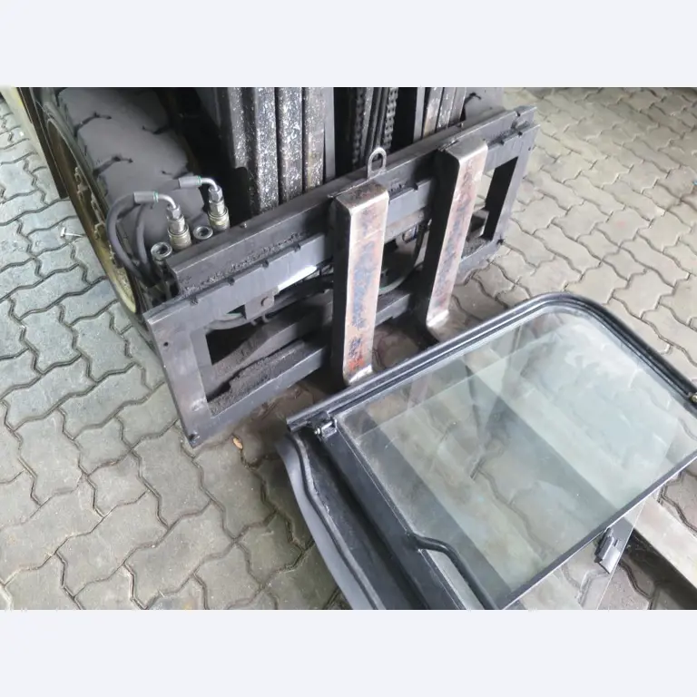forklift trucks and car pool<br>-4