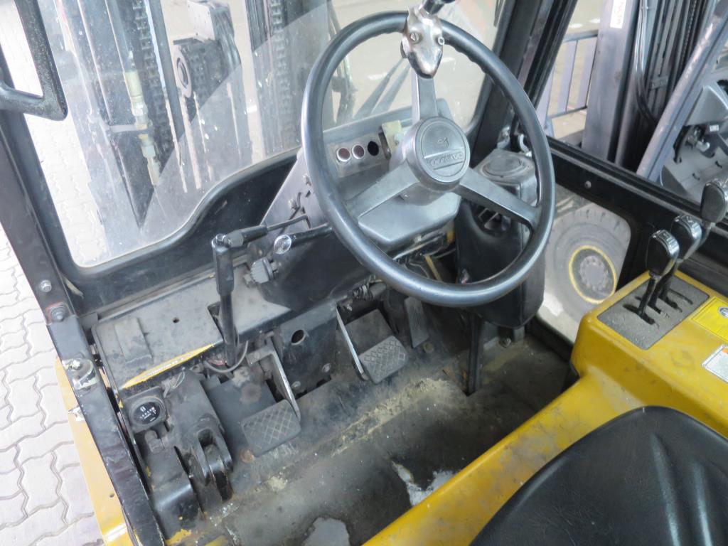 forklift trucks and car pool<br>-5