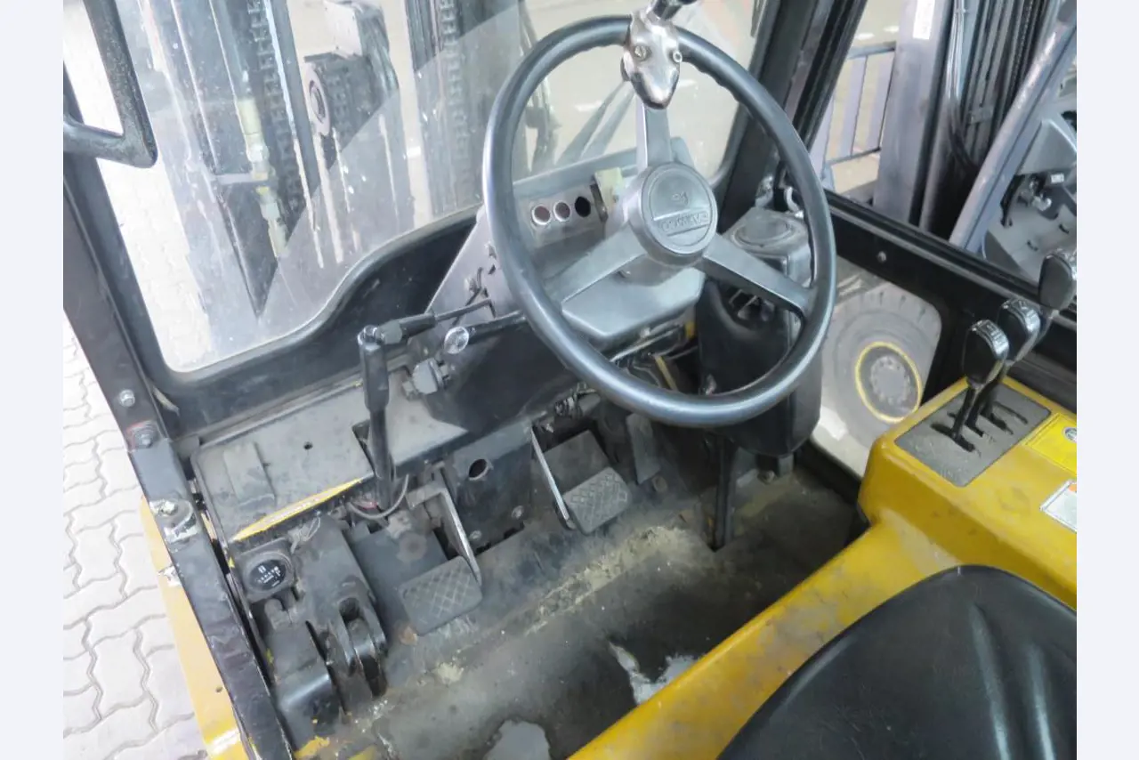 forklift trucks and car pool<br>-5